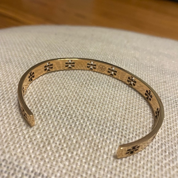 Tory Burch Pierced T Bangle - Picture 6 of 7